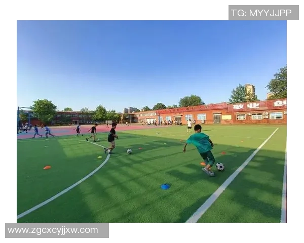 619足球:探索这项运动背后的激情与团队精神的无限魅力 619足球:探索这项运动背后的激情与团队精神的无限魅力