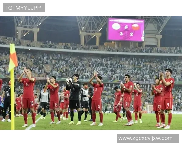 中国足球赛激战正酣球迷热情高涨期待精彩对决