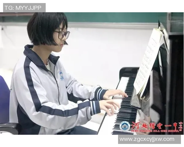 乐器与足球的奇妙交汇如何在音符与球场上谱写青春旋律 乐器与足球的奇妙交汇如何在音符与球场上谱写青春旋律